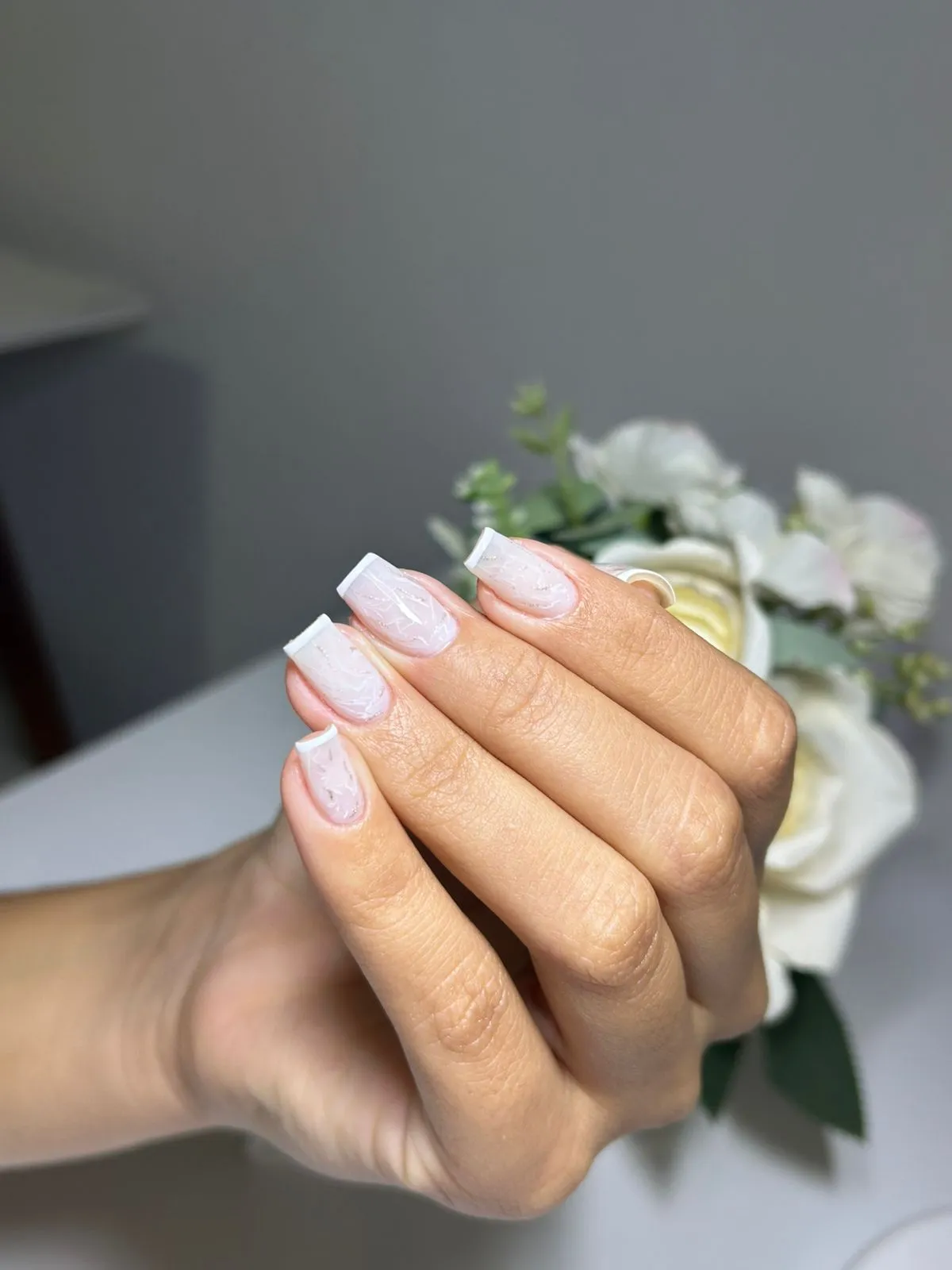 Blindagem + Esmaltação em Gel nas mãos
