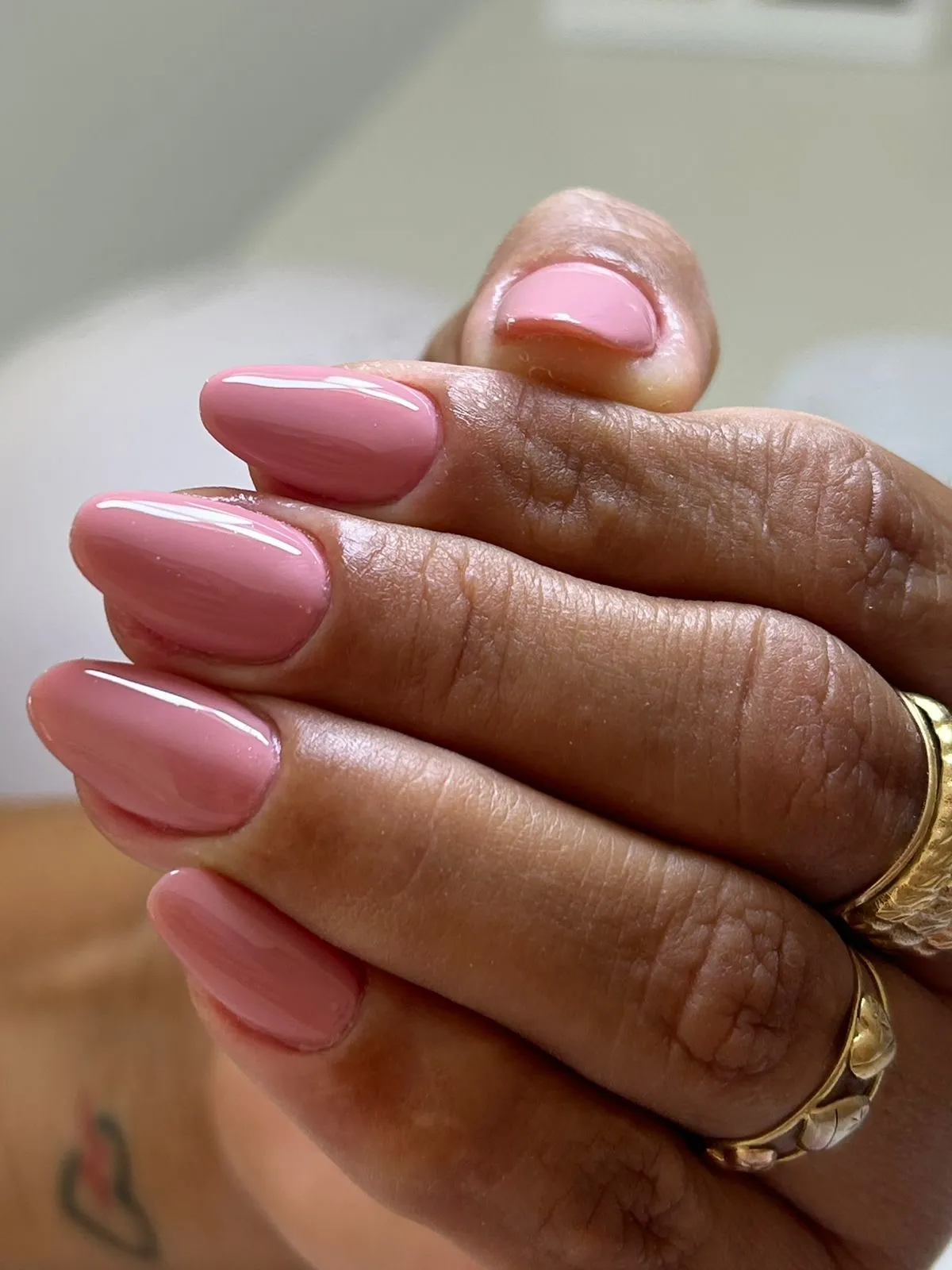 Blindagem + Esmaltação em Gel nas mãos